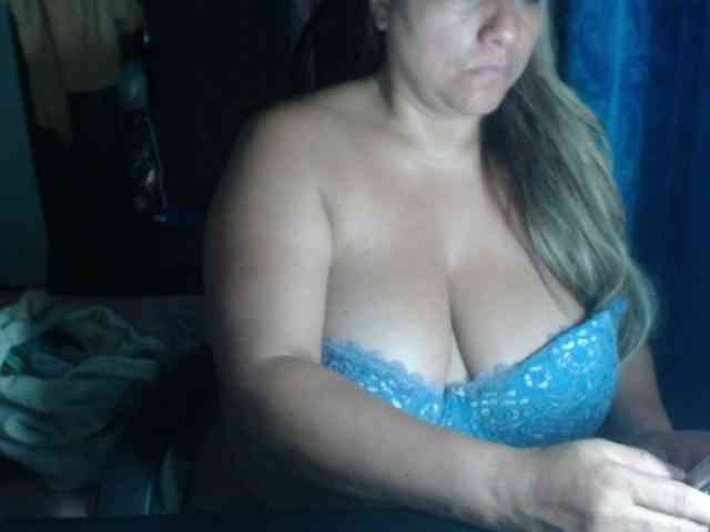 adrianamilf44 webcam
