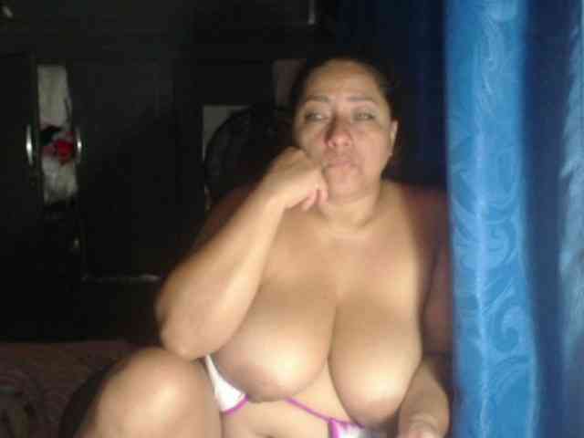 adrianamilf44 webcam