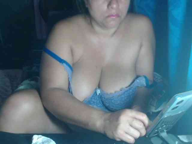 adrianamilf44 webcam