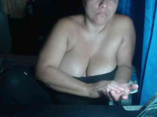 adrianamilf44 webcam