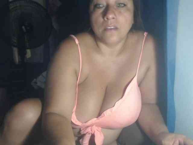 adrianamilf44 webcam