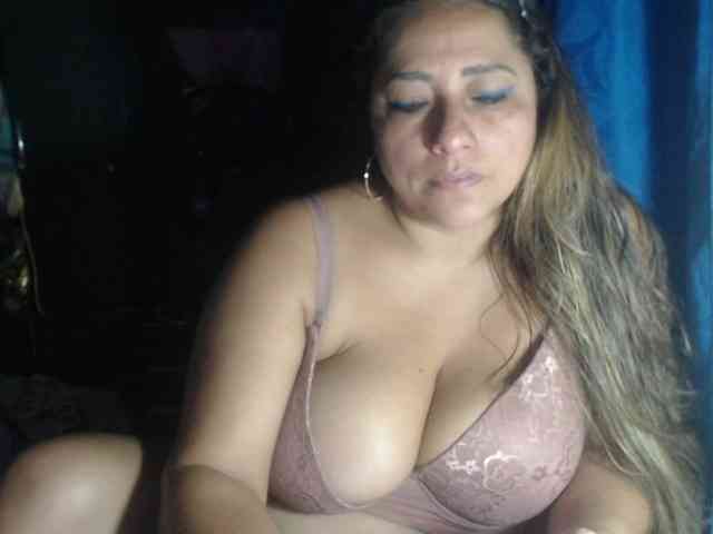 adrianamilf44 webcam