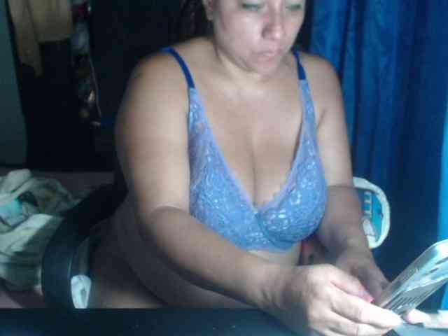adrianamilf44 webcam