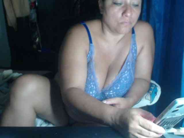 adrianamilf44 webcam