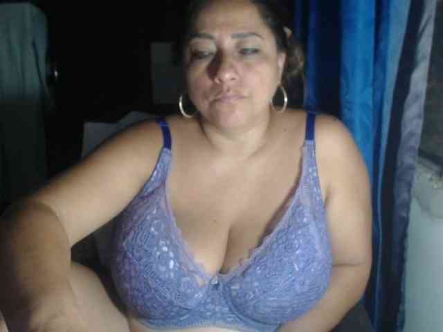 adrianamilf44 webcam