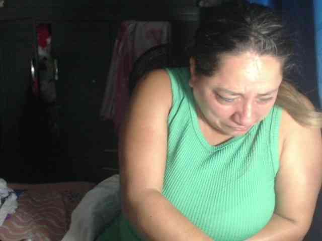 adrianamilf44 webcam