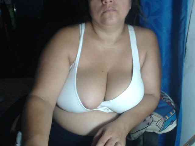 adrianamilf44 Live Webcam on BongaCams
