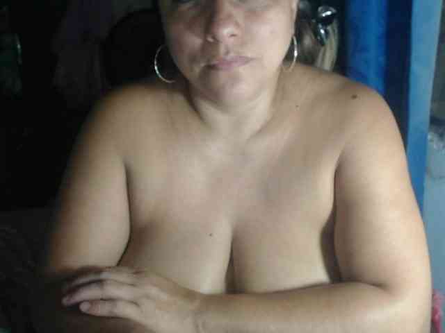 adrianamilf44 webcam