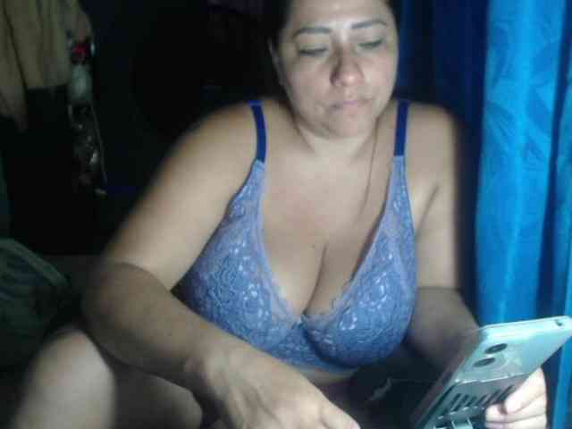 adrianamilf44 webcam
