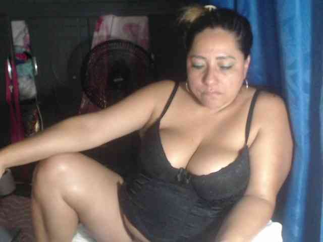 adrianamilf44 webcam