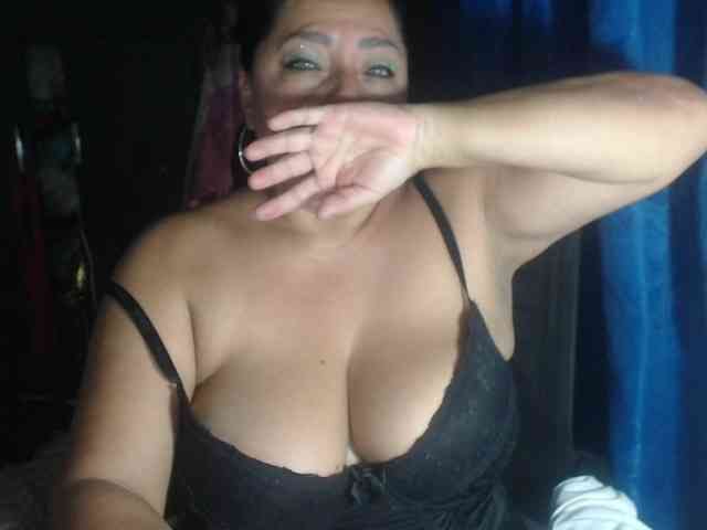 adrianamilf44 webcam