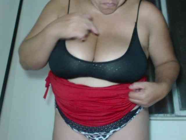 adrianamilf44 webcam