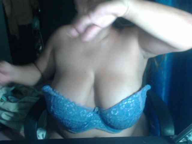 adrianamilf44 webcam