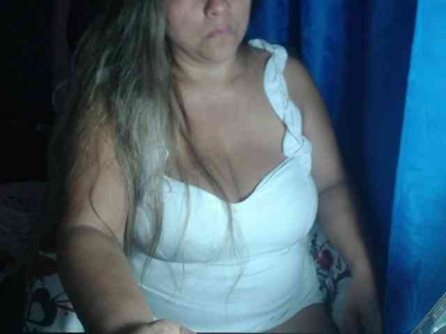 adrianamilf44 webcam