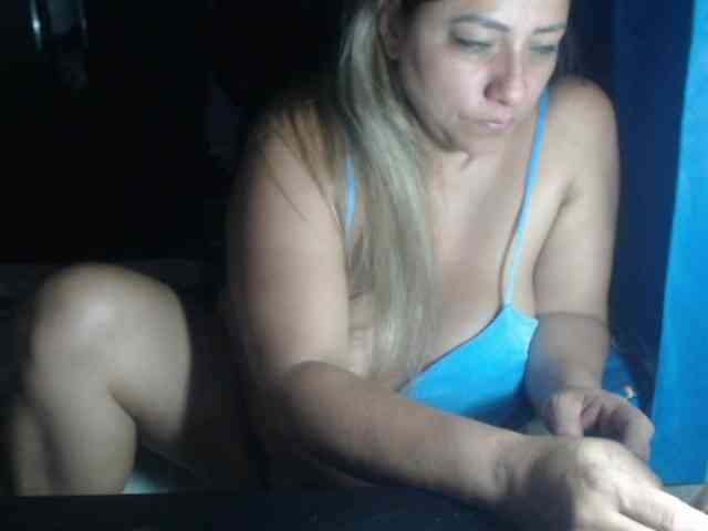 adrianamilf44 webcam