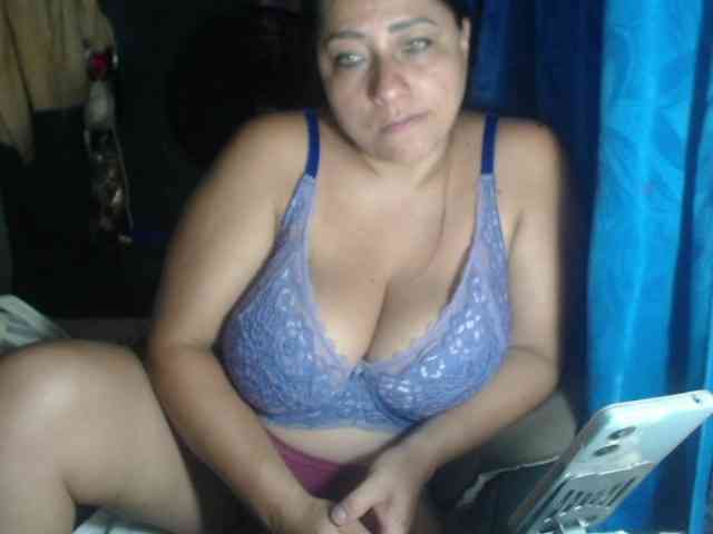 adrianamilf44 webcam