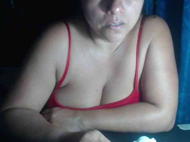 adrianamilf44 webcam