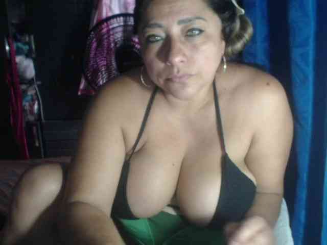 adrianamilf44 webcam
