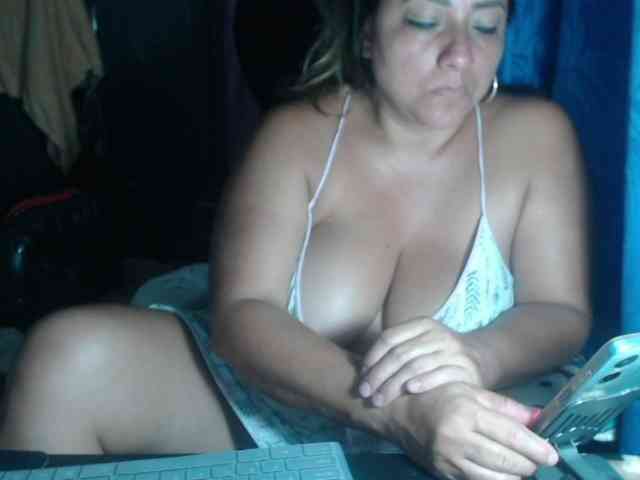 adrianamilf44 webcam