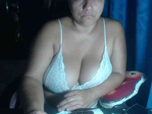 adrianamilf44 webcam