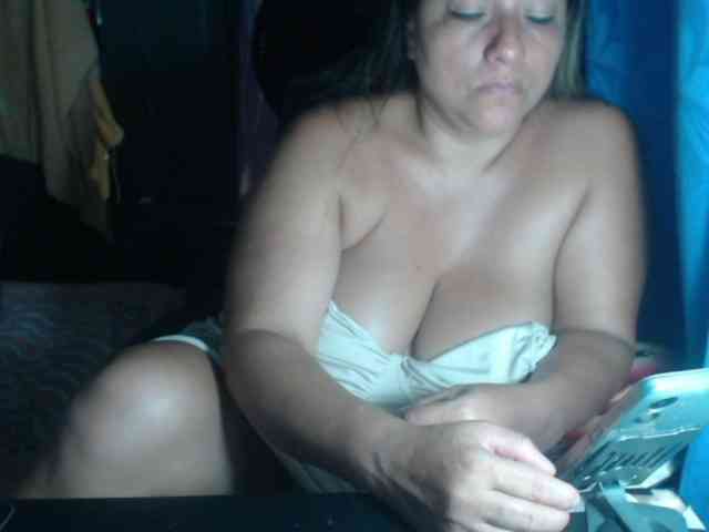 adrianamilf44 webcam