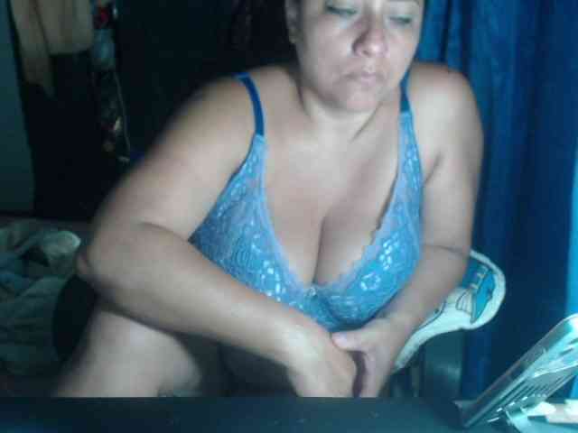 adrianamilf44 webcam