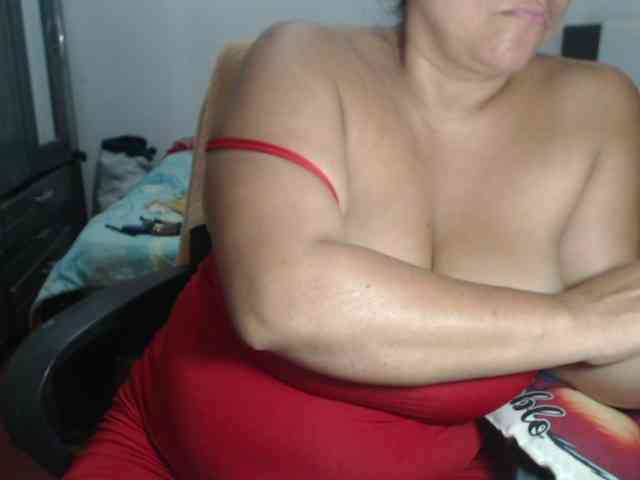 adrianamilf44 webcam