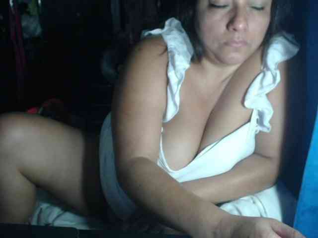adrianamilf44 webcam