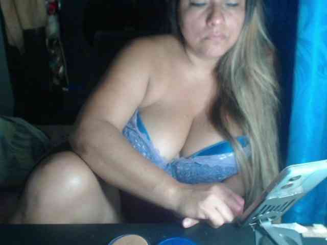 adrianamilf44 webcam