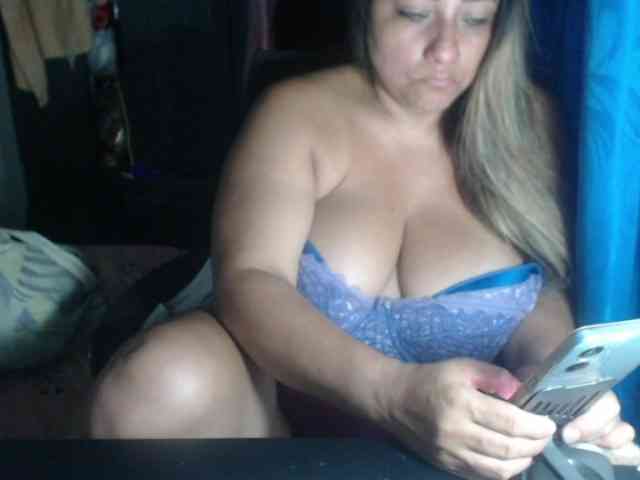 adrianamilf44 webcam