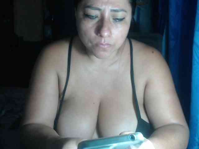 adrianamilf44 webcam
