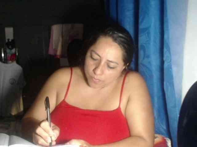 adrianamilf44 webcam