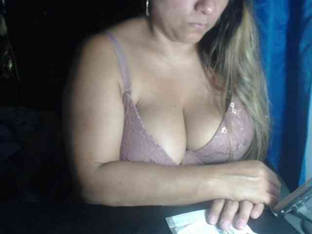 adrianamilf44 webcam