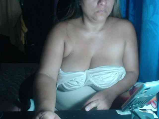 adrianamilf44 webcam