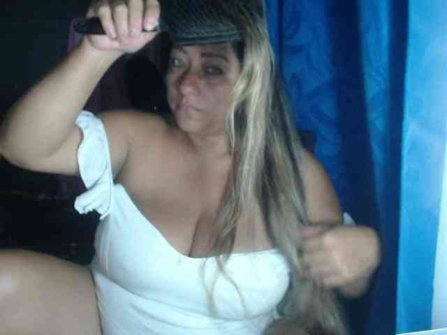 adrianamilf44 webcam