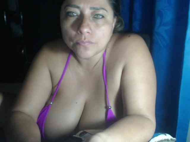 adrianamilf44 webcam