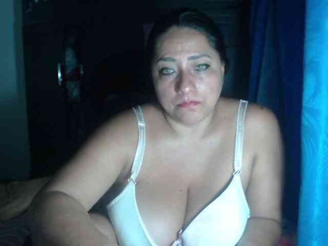 adrianamilf44 webcam