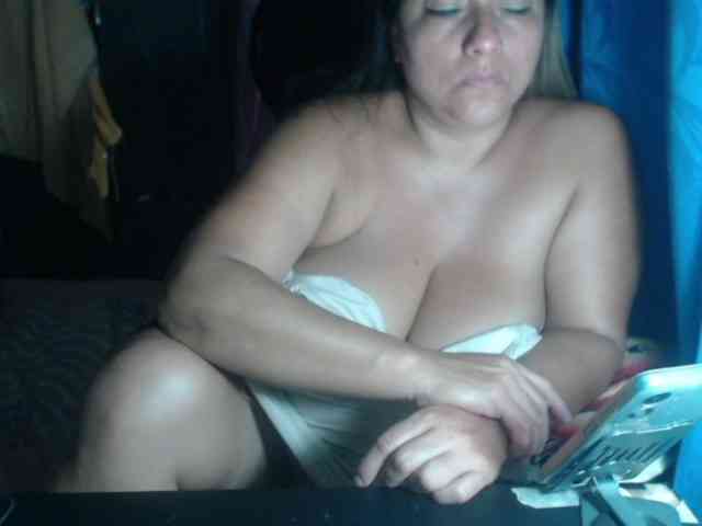 adrianamilf44 webcam