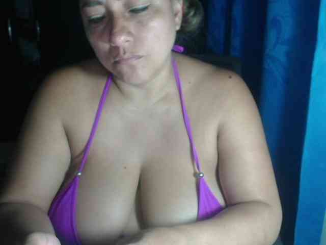 adrianamilf44 webcam