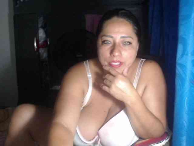 adrianamilf44 webcam