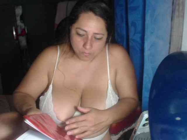adrianamilf44 webcam