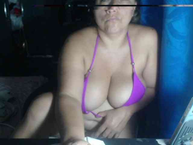 adrianamilf44 webcam