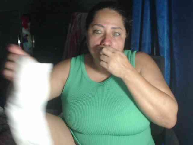 adrianamilf44 webcam