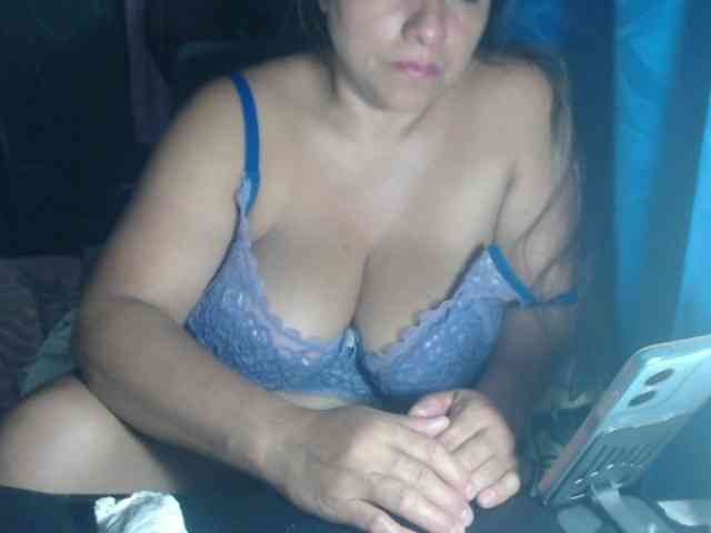 adrianamilf44 webcam