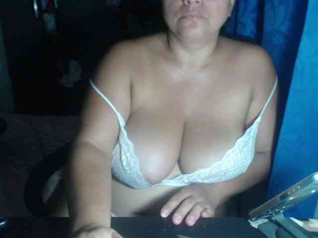 adrianamilf44 webcam