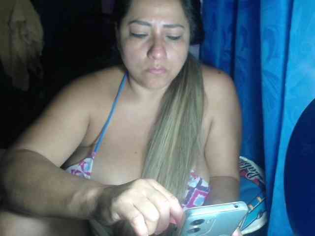 adrianamilf44 webcam