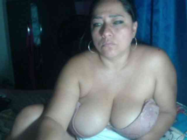 adrianamilf44 webcam