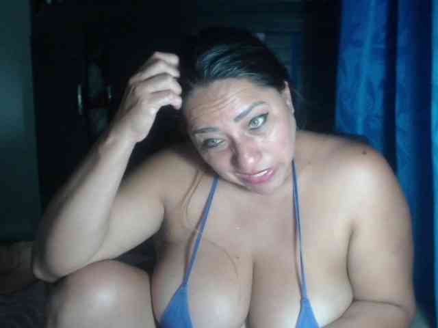 adrianamilf44 webcam