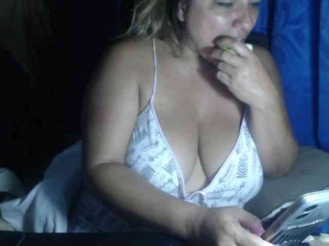 adrianamilf44 webcam