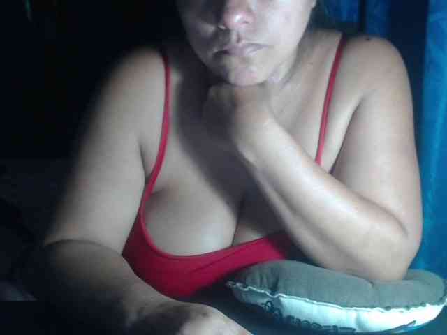 adrianamilf44 webcam